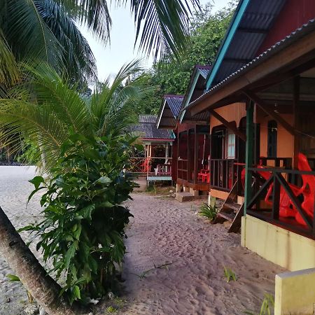 Rainbow Tioman Cottage Kampong Juara Bagian luar foto