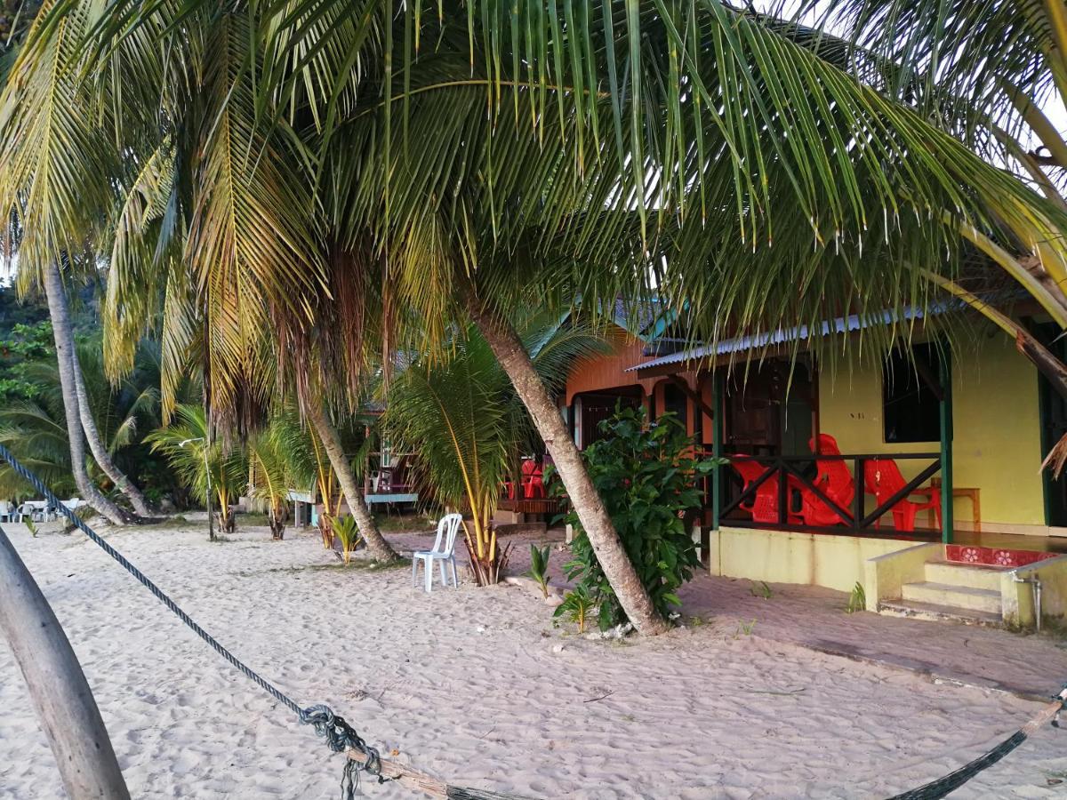 Rainbow Tioman Cottage Kampong Juara Bagian luar foto