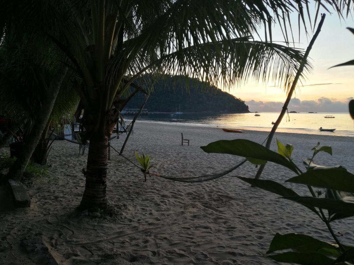 Rainbow Tioman Cottage Kampong Juara Bagian luar foto